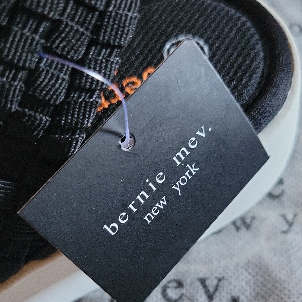 bernie mev. Black Woven Sandals - Picture 4 of 4